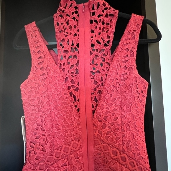 NWT classy burgundy dress - Picture 3 of 4